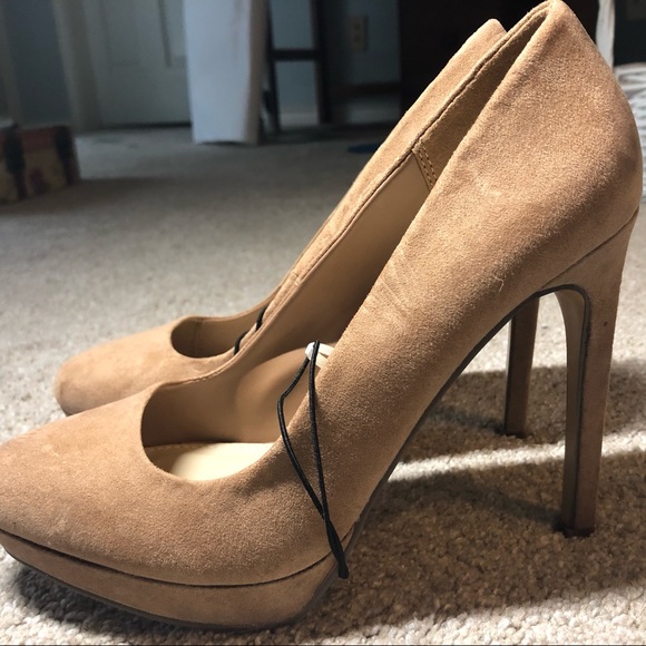 Forever 21 Shoes - NWOT Forever 21 Faux Suede Heels